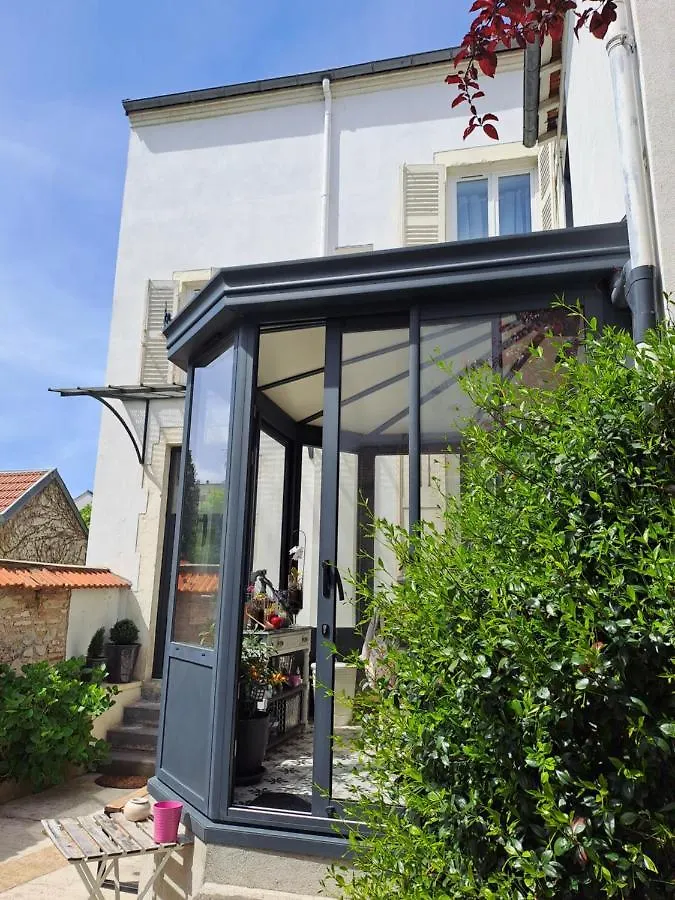 Apartment F1 Proche Des Thermes Vichy France